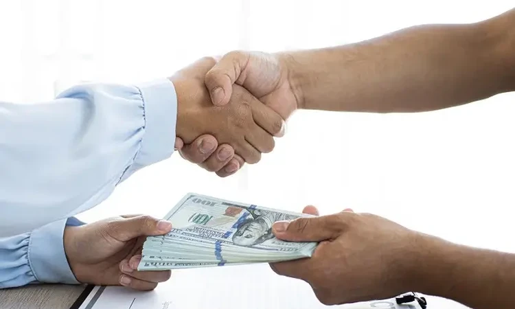 Atendimento para compra de produtos na Madipê Pisos de Madeira