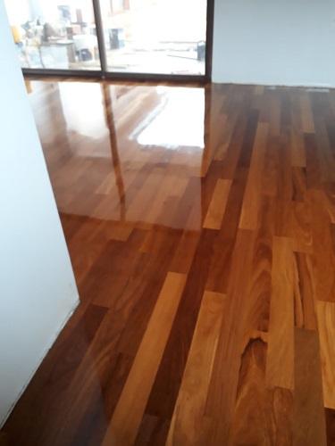 Assoalho de Cumarú 10cm TG4 com paginação em peças de 10cm