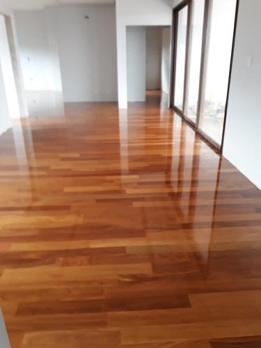 Assoalho de madeira Cumarú em ambiente residencial