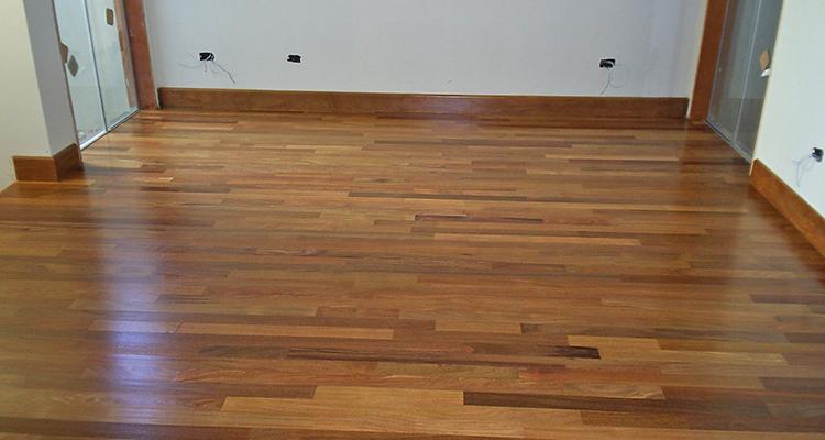 Assoalho de Cumarú 6,5cm TG4 aplicado em ambiente interno
