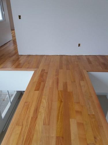 Detalhe do Assoalho de Garapa 9cm TG4 em madeira maciça