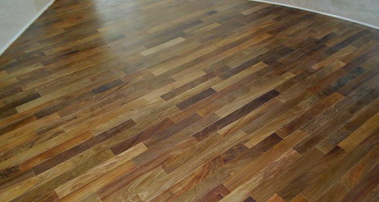 Assoalho de Ipê 7cm TG4 em composição residencial