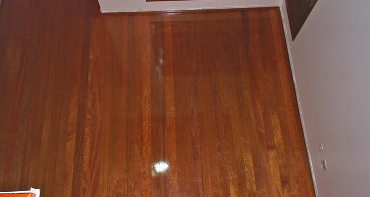 Piso de Jatobá 10cm Tradicional com acabamento em madeira maciça