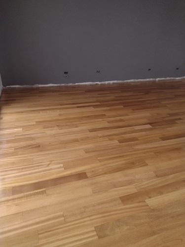 Assoalho de Tatajuba 10cm TG4 com paginação em peças de 10cm