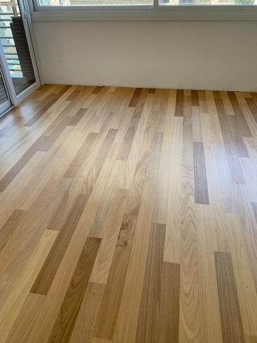 Detalhe do Assoalho de Tauari 9cm TG4 em madeira maciça
