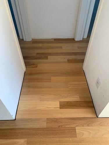 Acabamento do Assoalho de Tauari 9cm TG4 em ambiente interno