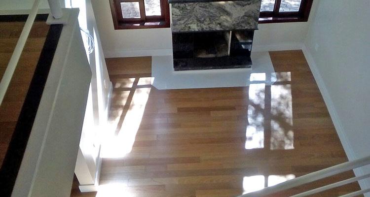 Assoalho de Tauari Envernizado 10cm TG4 aplicado em ambiente interno