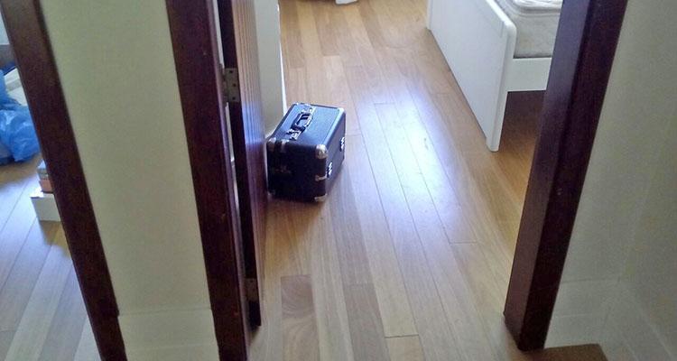 Acabamento do Assoalho de Tauari Envernizado 10cm TG4