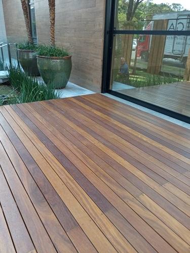 Acabamento do Deck de Cumarú 10cm em área externa