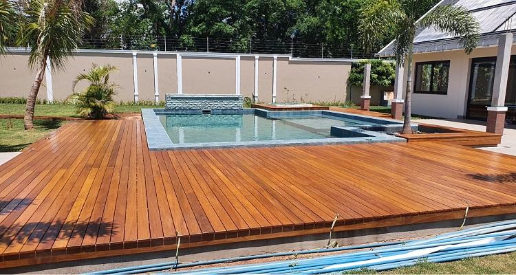 Detalhe do Deck de Cumarú 10cm aplicado