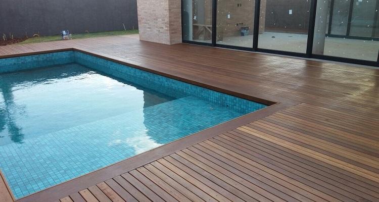 Detalhe do Deck de Cumarú 7cm em madeira maciça