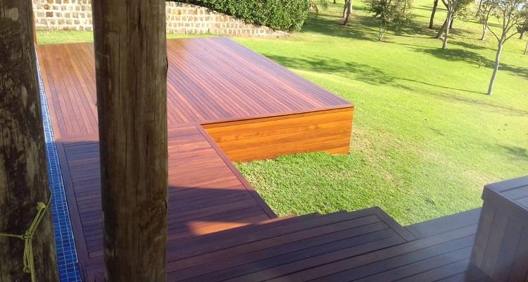 Aplicação do Deck de Cumarú 7cm em ambiente externo