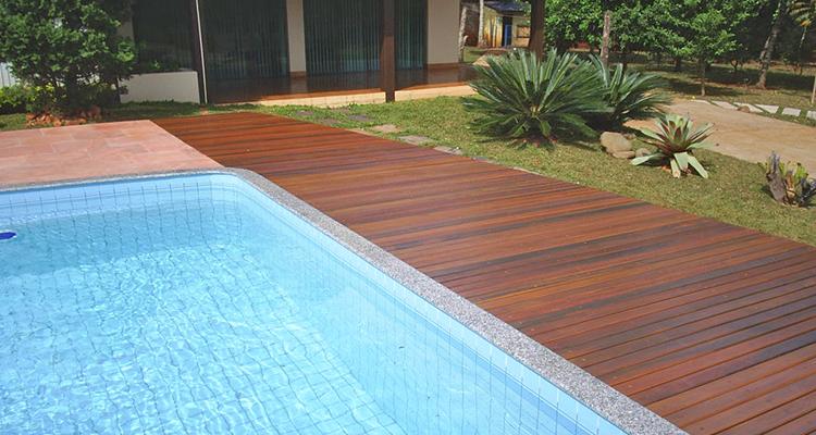 Aplicação do Deck de Itaúba 7cm em piscina