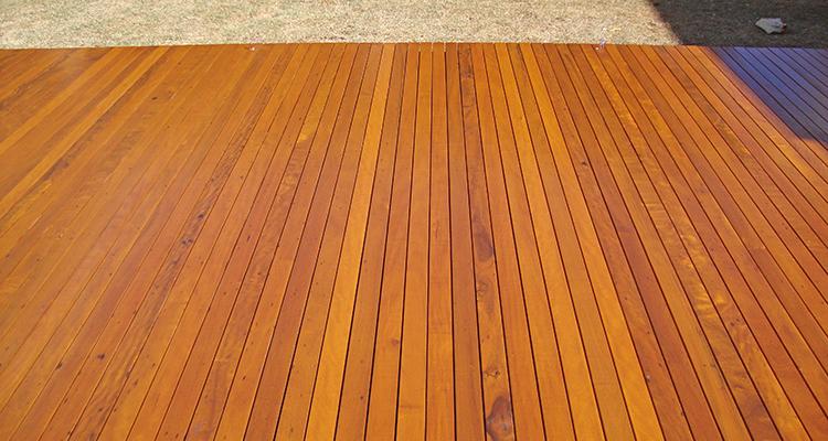 Deck de Itaúba 7cm em área externa de convivência