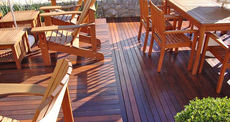 Detalhe do Deck de Itaúba 7cm em madeira natural
