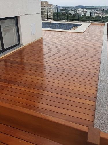Aplicação do Deck de Tatajuba 10cm em varanda