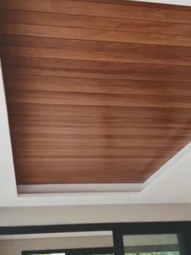 Forro de madeira Cumarú em projeto interno