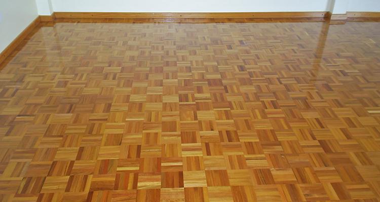 Detalhe do Parquet de Garapa em madeira maciça