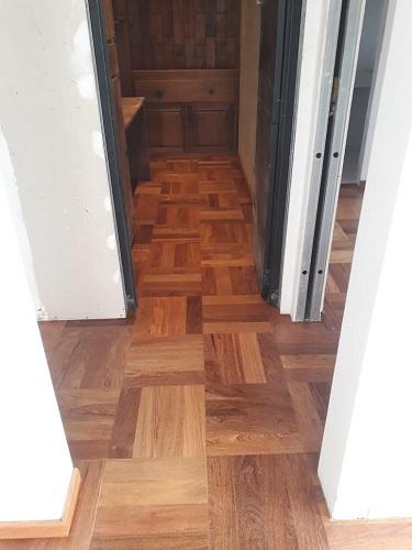 Tacão de Cumarú 10cm x 40cm aplicado em ambiente interno