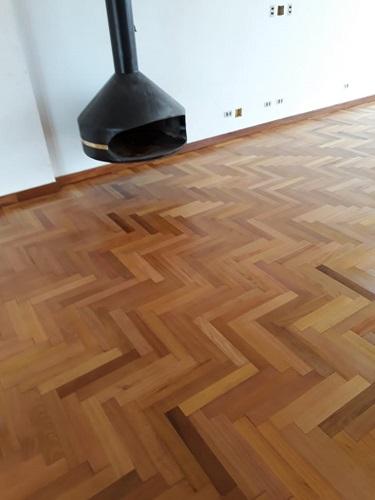 Tacão de Tatajuba 7cm x 42cm instalado em área interna