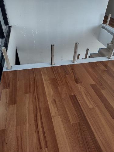 Ambiente com Assoalho de Cumarú Envernizado 10cm TG4