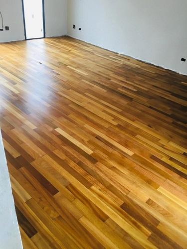 Ambiente com Assoalho de Tatajuba 6,5cm TG4