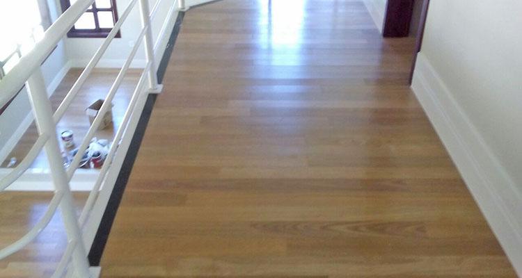Ambiente com Assoalho de Tauari Envernizado 10cm TG4