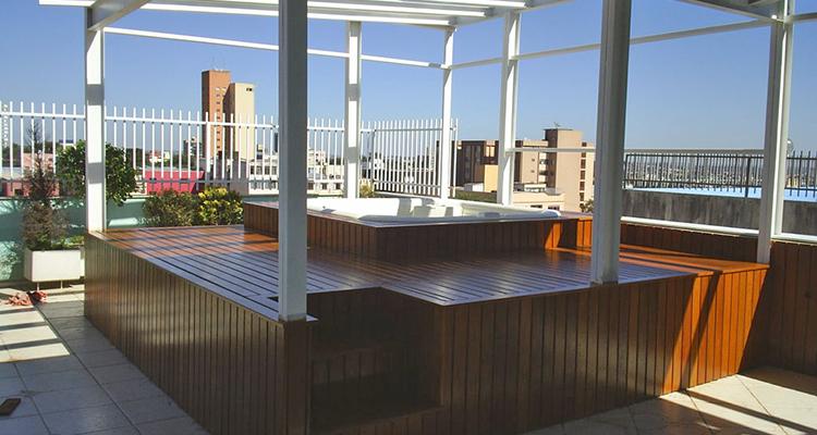 Ambiente com Deck de Cumarú 10cm