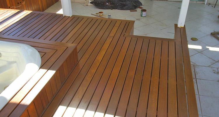 Ambiente com Deck de Cumarú 10cm