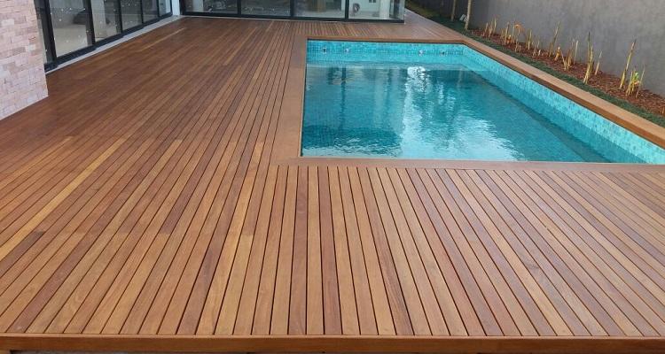 Ambiente com Deck de Cumarú 7cm