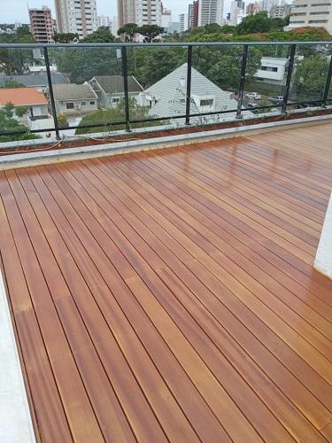 Ambiente com Deck de Tatajuba 10cm