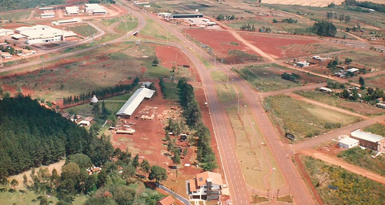 [Foto da empresa em 1987]